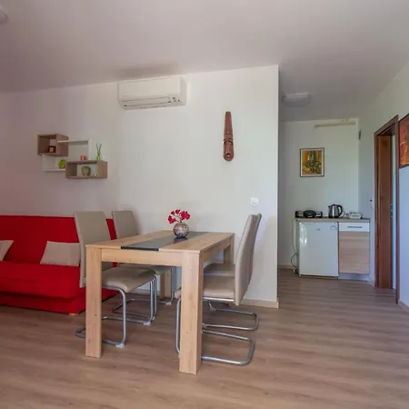 Apartment Olive Garden & Sea *