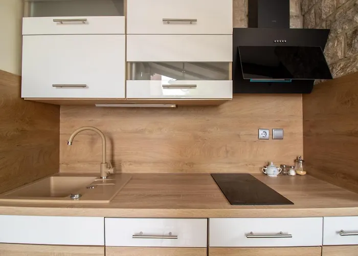 Olive Garden & Sea *